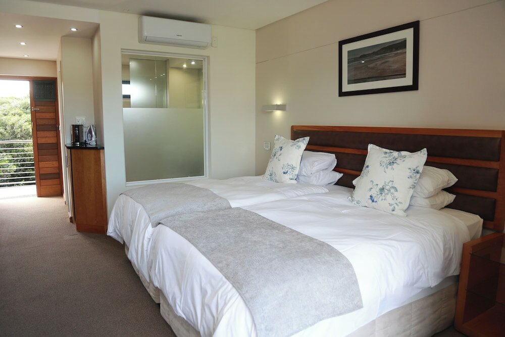 Фото Blue Lagoon Hotel and Conference Centre