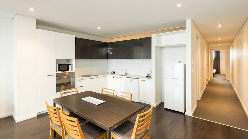 Фото Mawson Lakes Hotel & Function Centre
