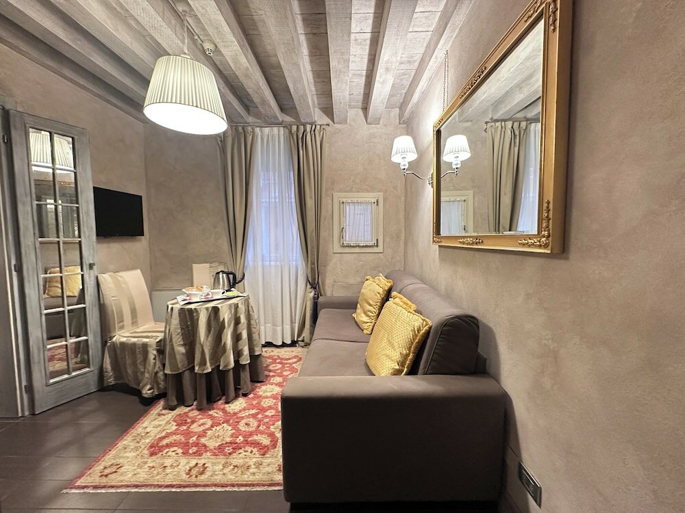 Фото Hotel Antiche Figure