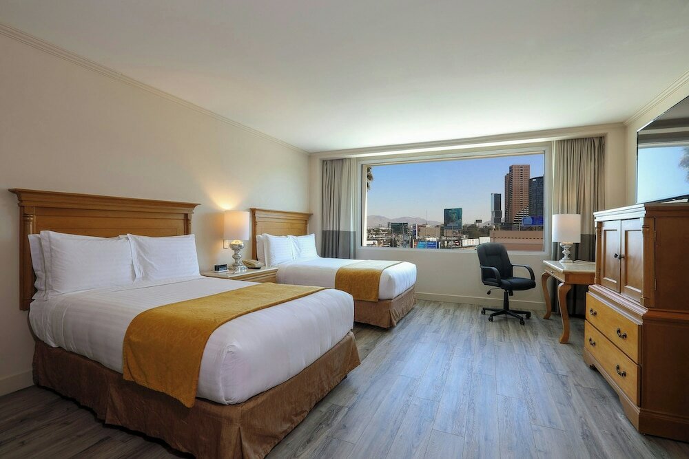 Фото Tijuana Marriott Hotel