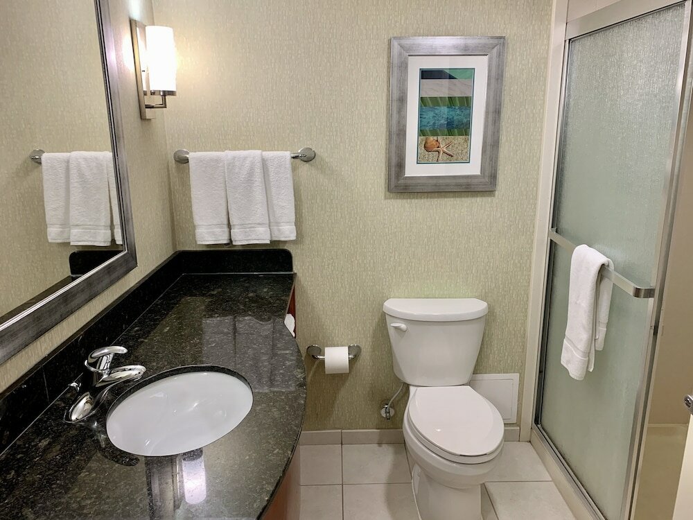 Фото Holiday Inn & Suites Virginia Beach North Beach, an Ihg Hotel