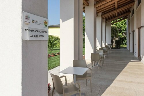 Гостиница Agriturismo Ca 'Giulietta Sommacampagna Verona Italy в Виллафранка-ди-Вероне