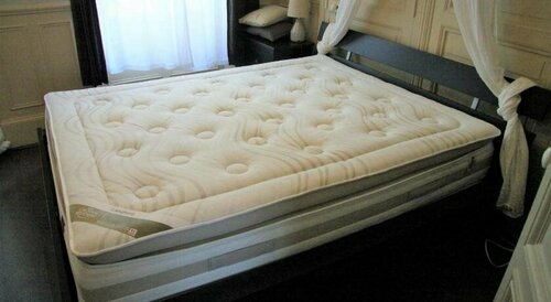 Гостиница Chambre D'hôtes Les Epicuriens в Эперне