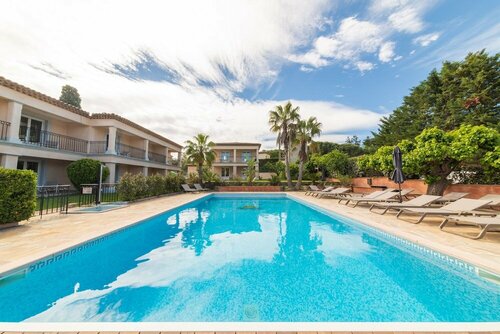 Гостиница Hotel Brin d'Azur в Гриме