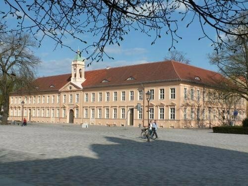 Гостиница Bed&Breakfast Wagner im Alten Pfarrhaus в Нойруппине