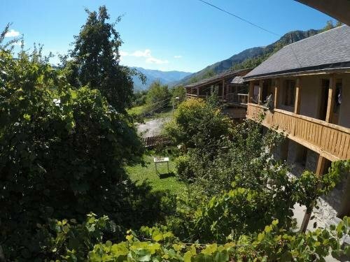 Гостиница Mestialux Guesthouse в Самегрело и Земо-Сванети