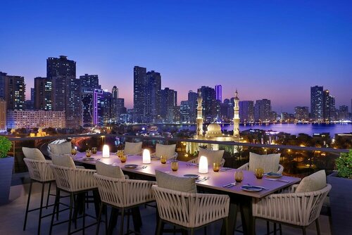 Гостиница DoubleTree by Hilton Sharjah Waterfront Hotel & Residences в Эмирате Шарджа