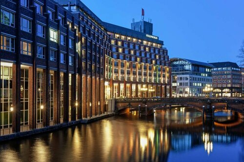 Гостиница Steigenberger Hotel Hamburg в Гамбурге