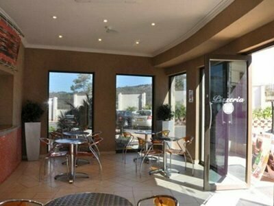 Гостиница Happy Valley Hotel Ezulwini в Мбабане