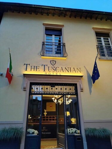 Гостиница The Tuscanian Hotel в Лукке