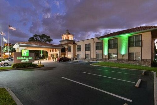 Гостиница Red Roof Inn Plus+ & Suites Tampa в Тампе