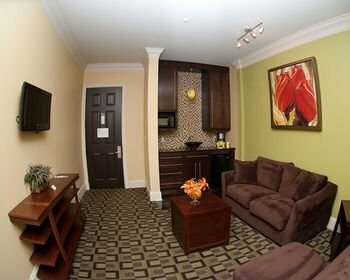 Гостиница Carriage House Hotel в Скотте