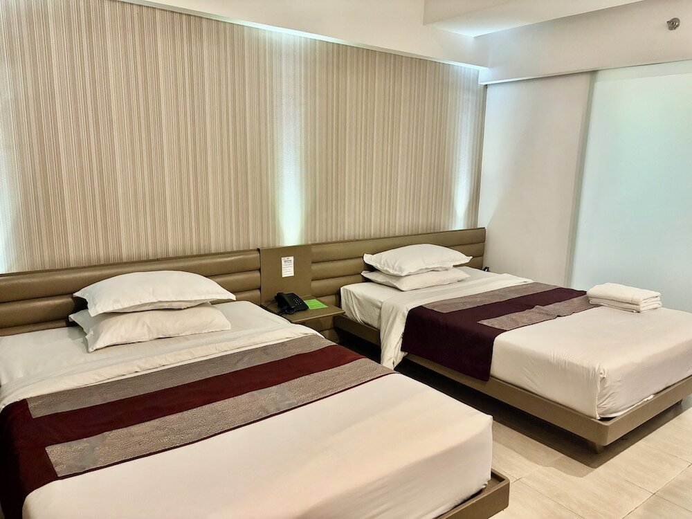 Фото The E-Hotel Makati