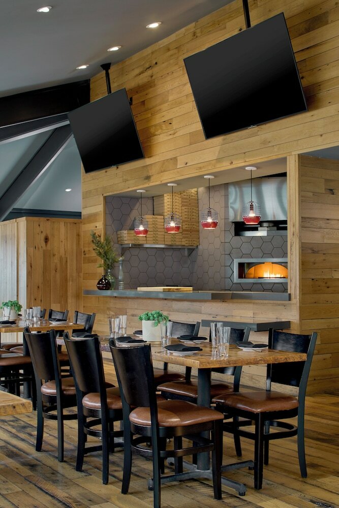 Фото Park City Peaks Hotel
