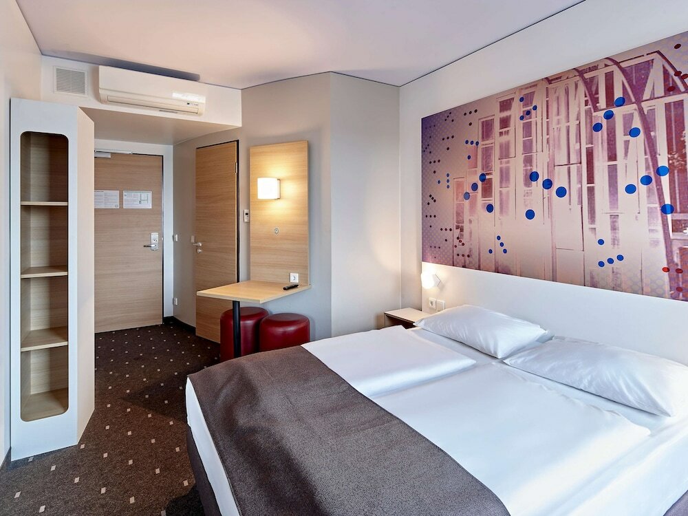 Фото B&b Hotel Köln-Troisdorf