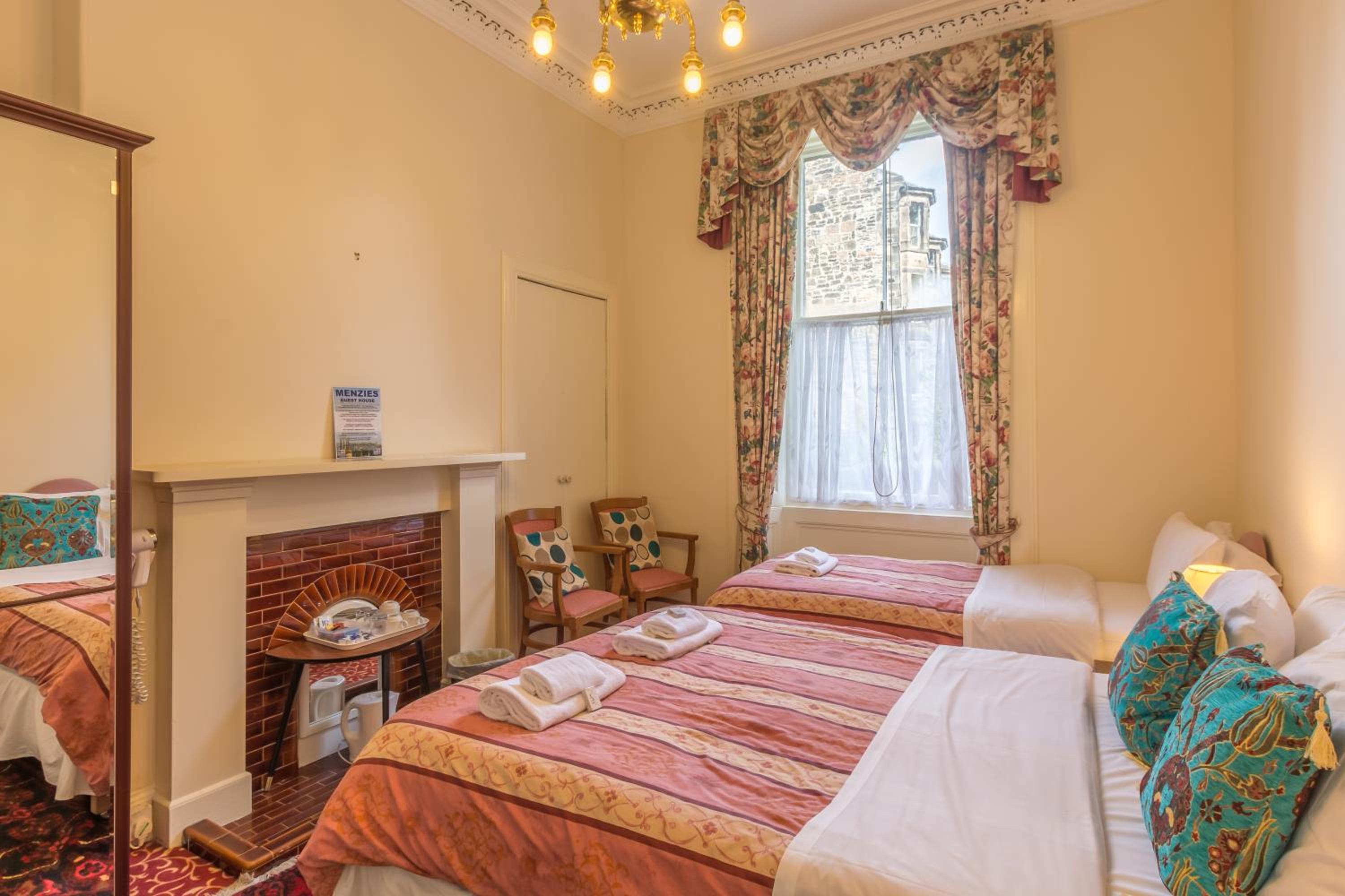Фото Menzies Guest House