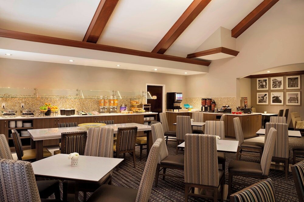 Фото Residence Inn by Marriott Toronto Airport