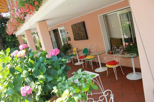 Внешний вид отеля Hotel Derby в Беллария-Иджеа-Марине, фото 5