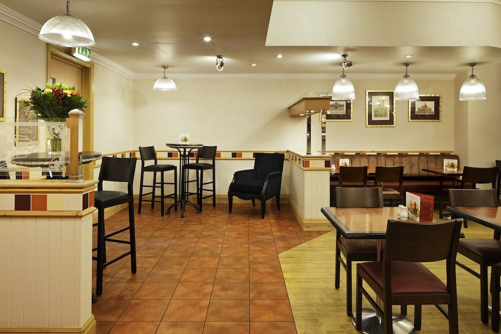 Фото Ibis Carlisle City Centre