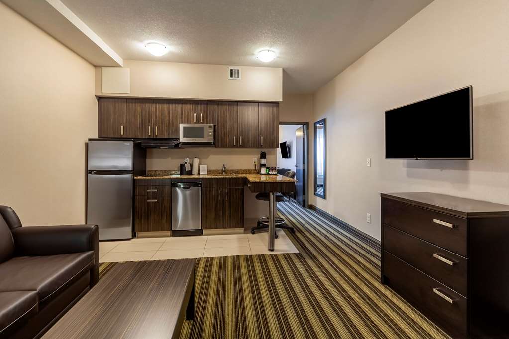 Фото Best Western Plus Drayton Valley All Suites