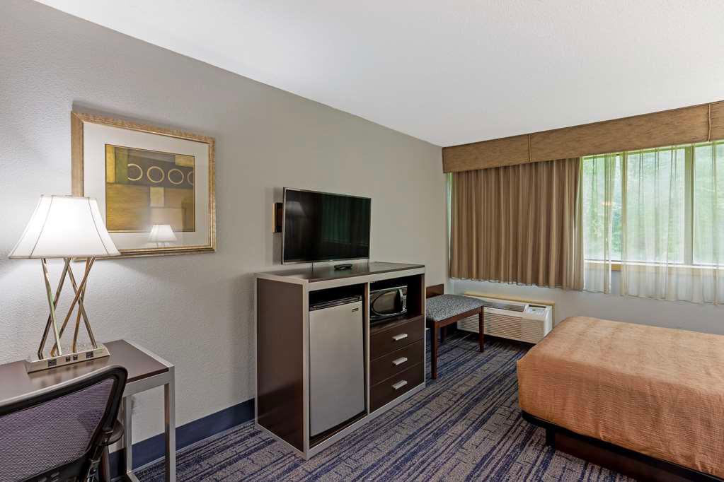 Фото Best Western Plus Reading Inn & Suites