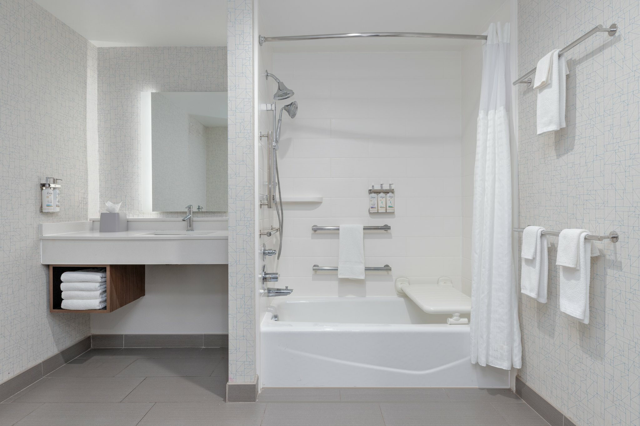 Фото Holiday Inn Express & Suites Moore, an Ihg Hotel