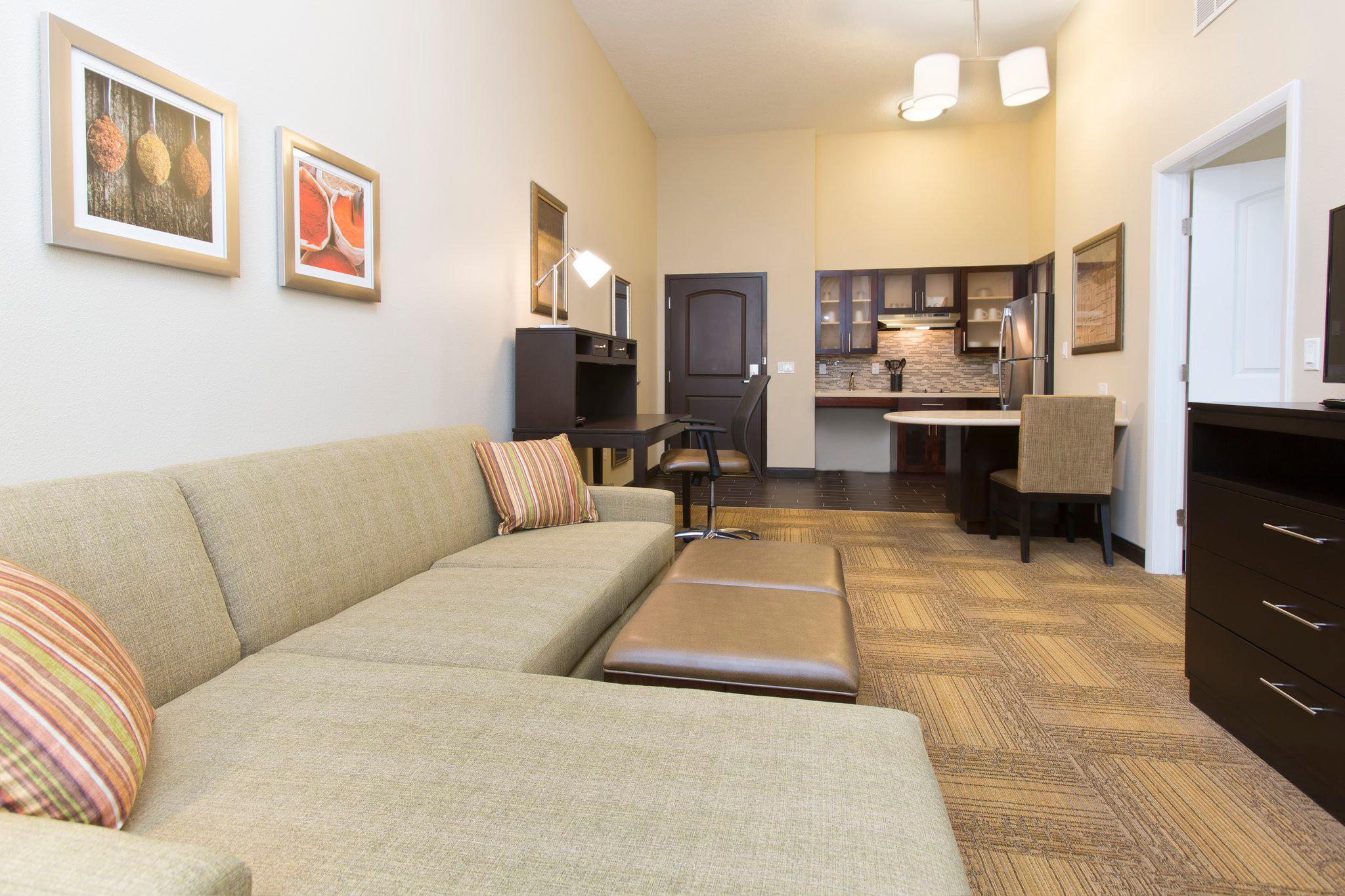 Фото Staybridge Suites Orlando at SeaWorld, an Ihg Hotel