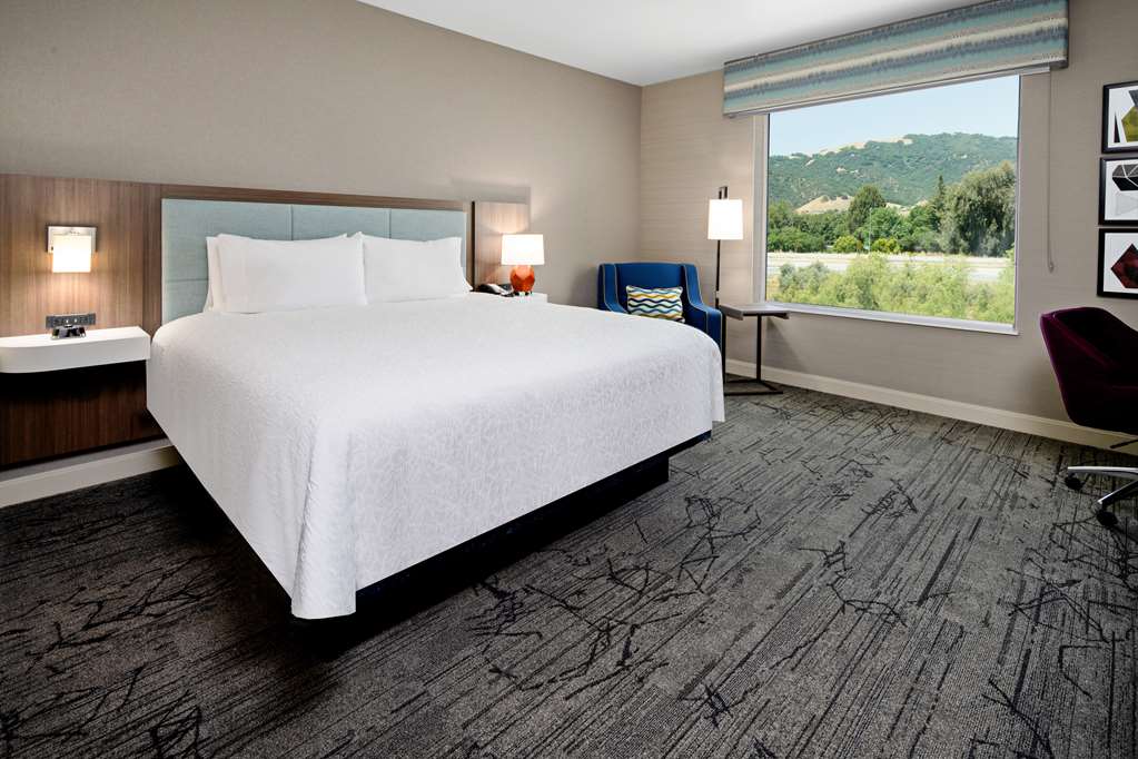 Фото Hampton Inn & Suites Gilroy