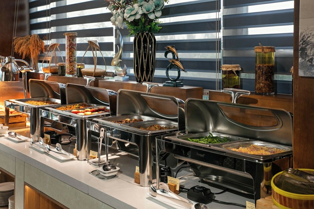 Фото Mangata Beachfront Hotel