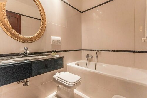Гостиница Raeli Hotel Regio в Риме