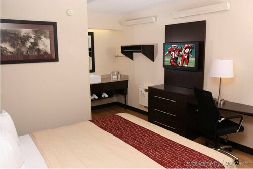 Гостиница Red Roof Inn Plus+ Boston - Logan в Согасе
