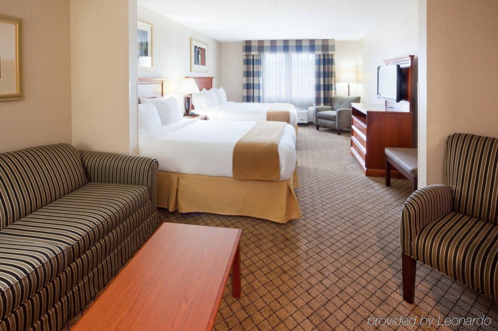 Фото Holiday Inn Express Hotel & Suites Tilton - Lakes Region, an Ihg Hotel