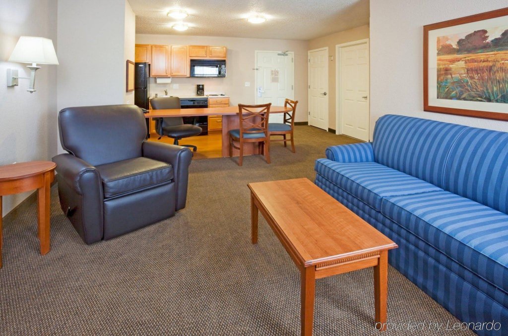 Фото Candlewood Suites Kenosha, an Ihg Hotel