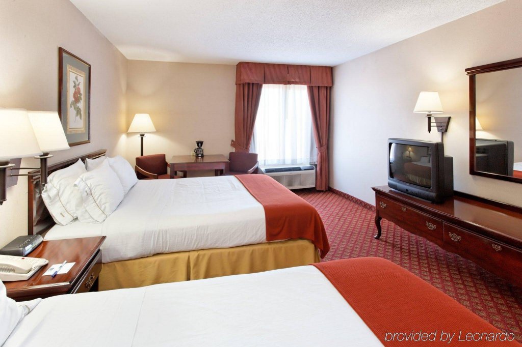 Фото Holiday Inn Express Metropolis, an Ihg Hotel