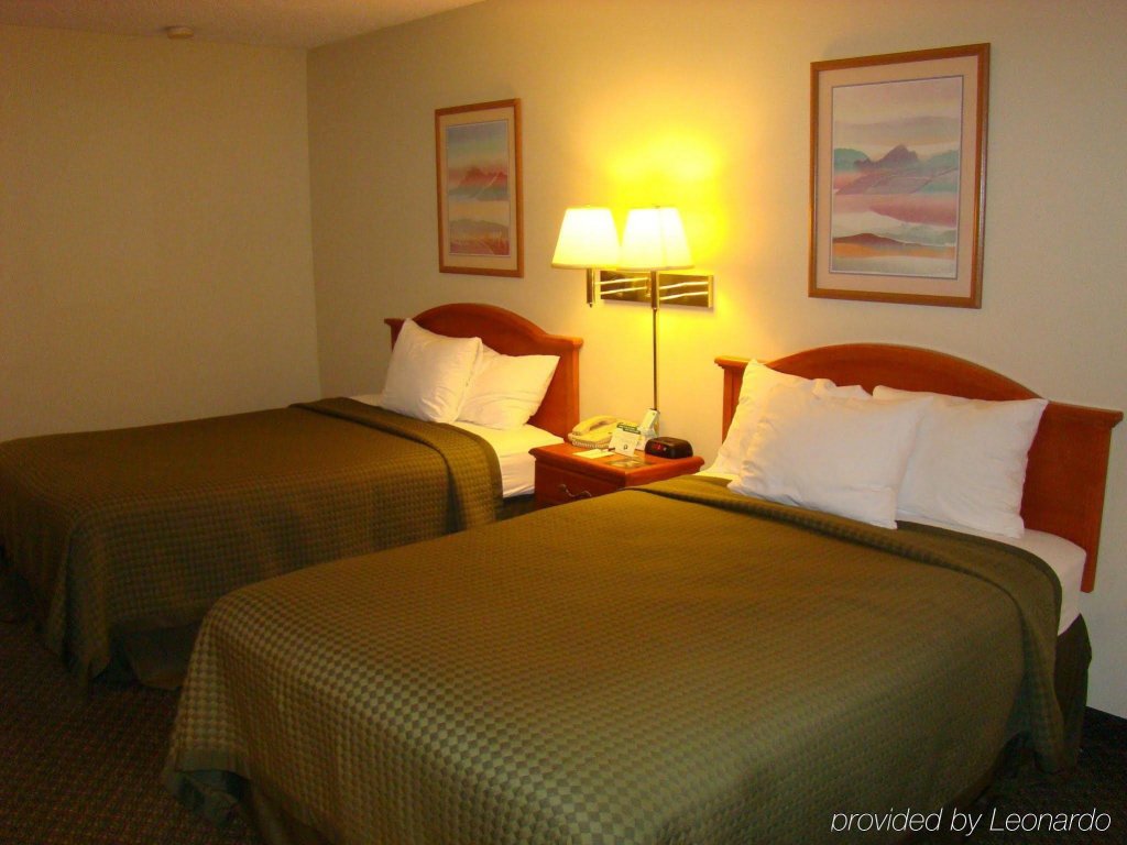 Фото Quality Inn & Suites Garland - East Dallas
