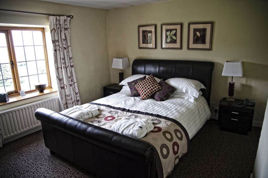 Фото The Pheasant Inn