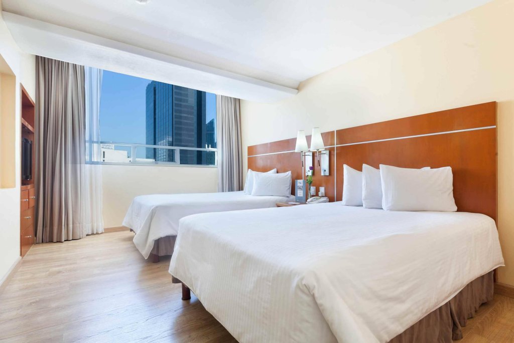 Фото Eurostars Zona Rosa Suites