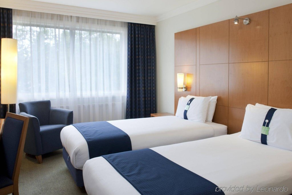 Фото Holiday Inn Cardiff City Centre