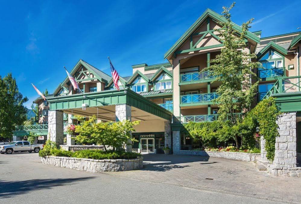 Фото Pinnacle Hotel Whistler Village