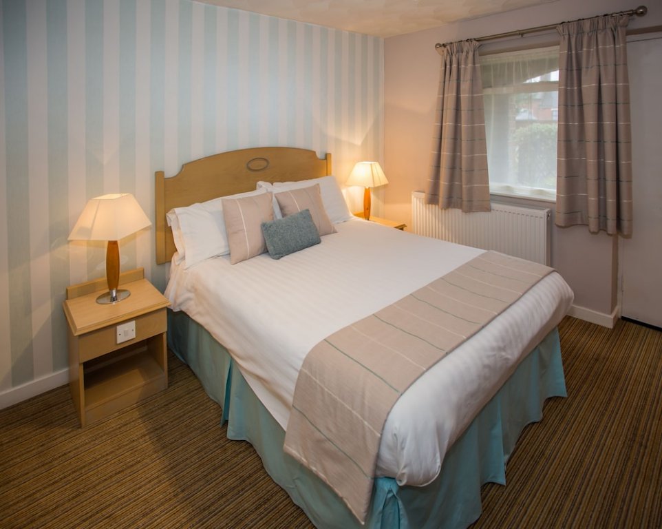 Фото The Manor Guesthouse