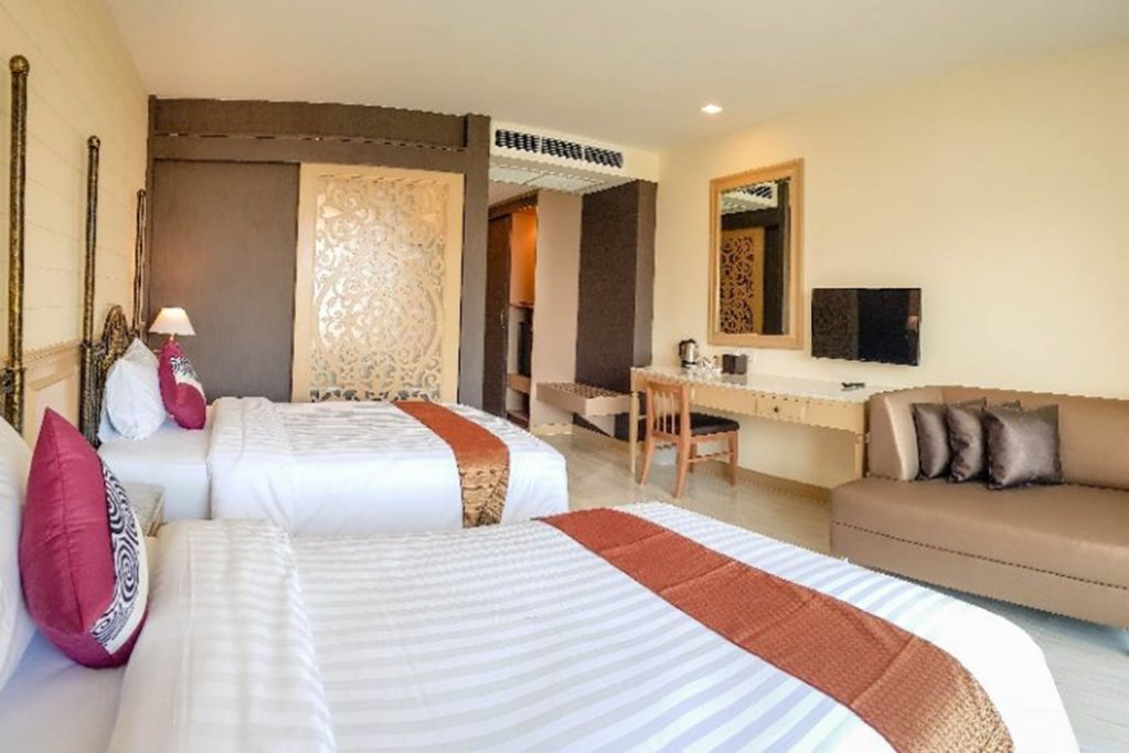 Фото Crystal Luxury Hotel