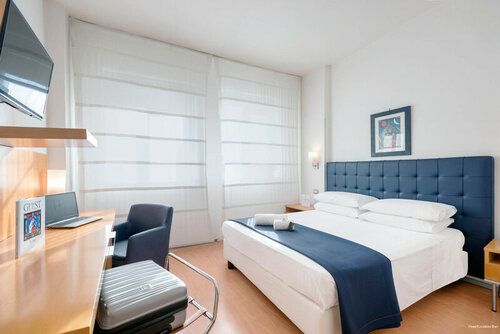 Внешний вид отеля Hotel Excelsior Bari в Барях, фото 2