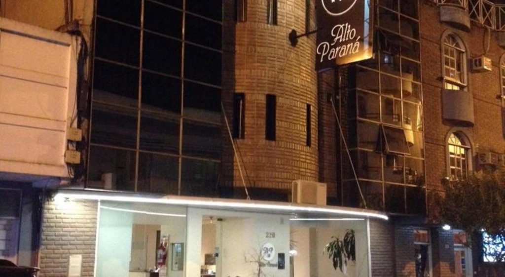 Фото Alto Parana Hotel