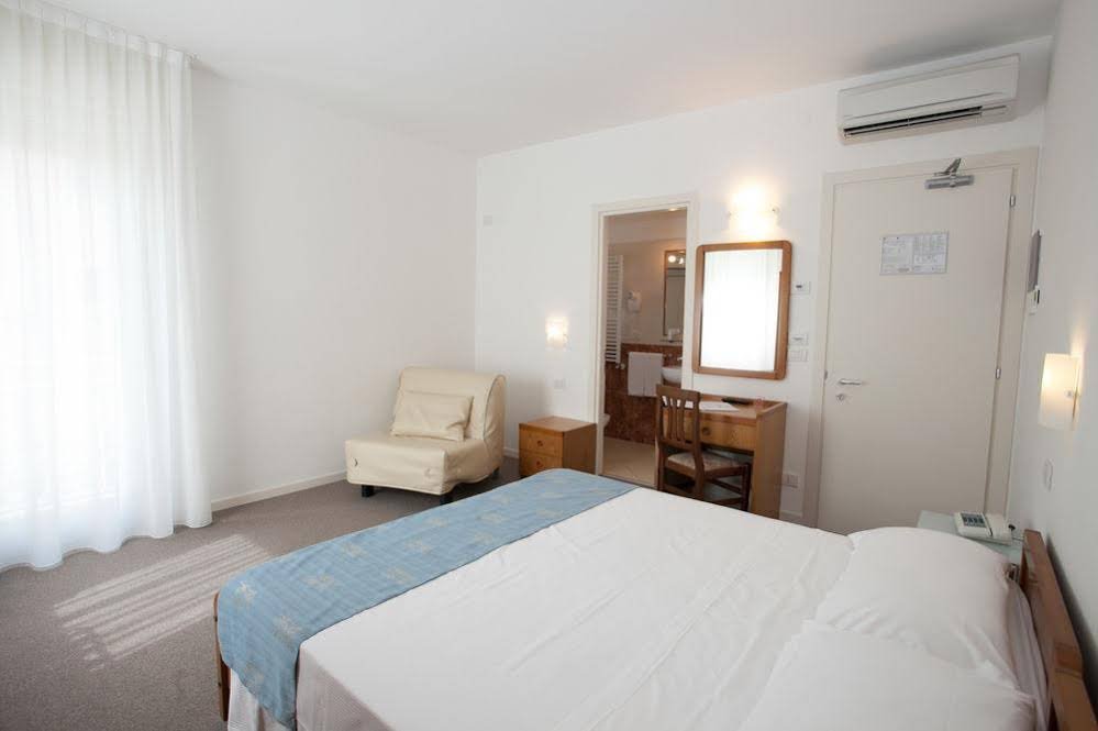 Фото Hotel Villa Anthea