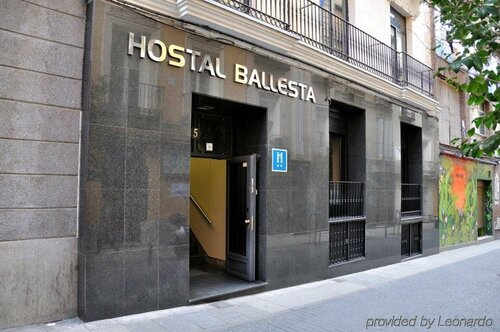 Гостиница Hostal Ballesta в Мадриде