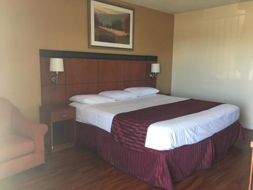 Фото El Cajon Inn & Suites