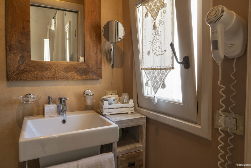 Фото Antico Mondo Rooms & Suites