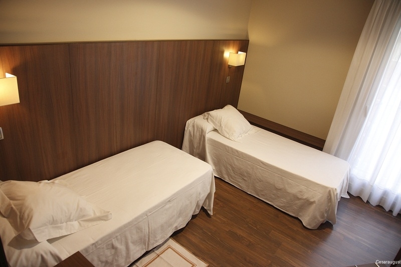 Фото Hotel Cesaraugusta