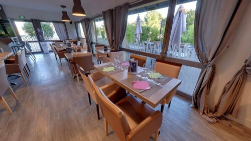 Гостиница Atoll Hotel Logis & Restaurant Angers Beaucouze в Сомюре