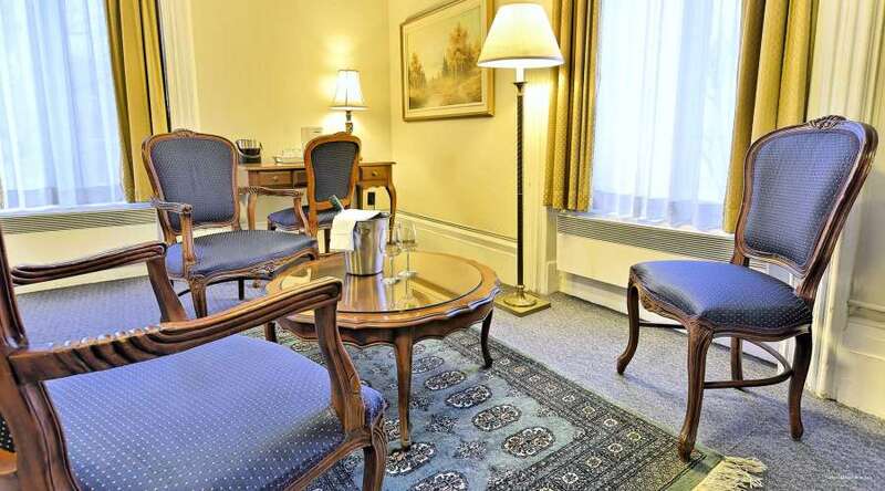 Фото Hotel Manoir de la Tour